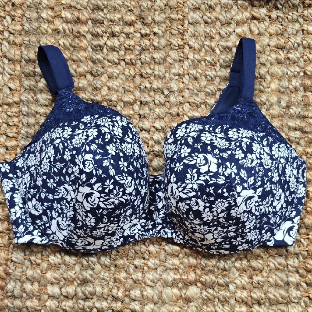 Cacique Navy and White Floral Lace Bra